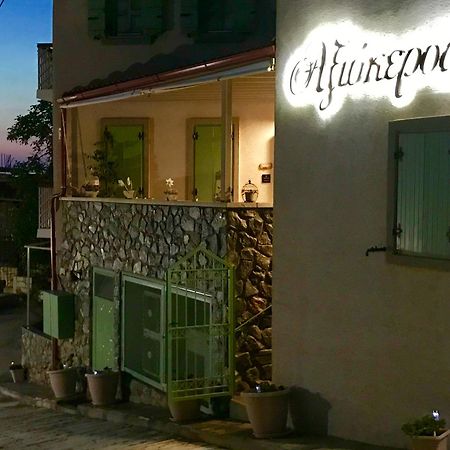 Axiokersa Suites Самотраки Екстериор снимка