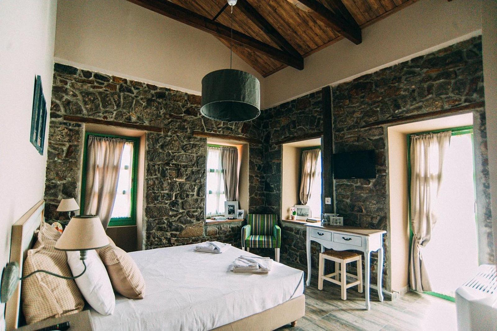 Axiokersa Suites Самотраки Екстериор снимка