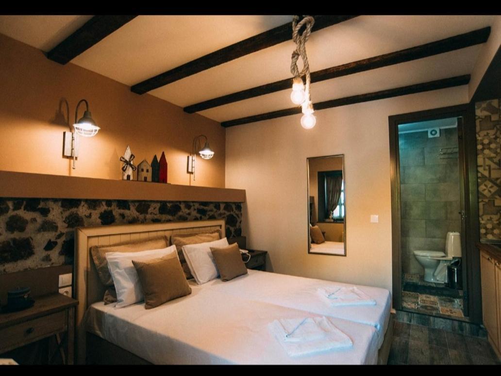 Axiokersa Suites Самотраки Екстериор снимка