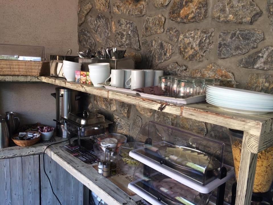 Axiokersa Suites Самотраки Екстериор снимка