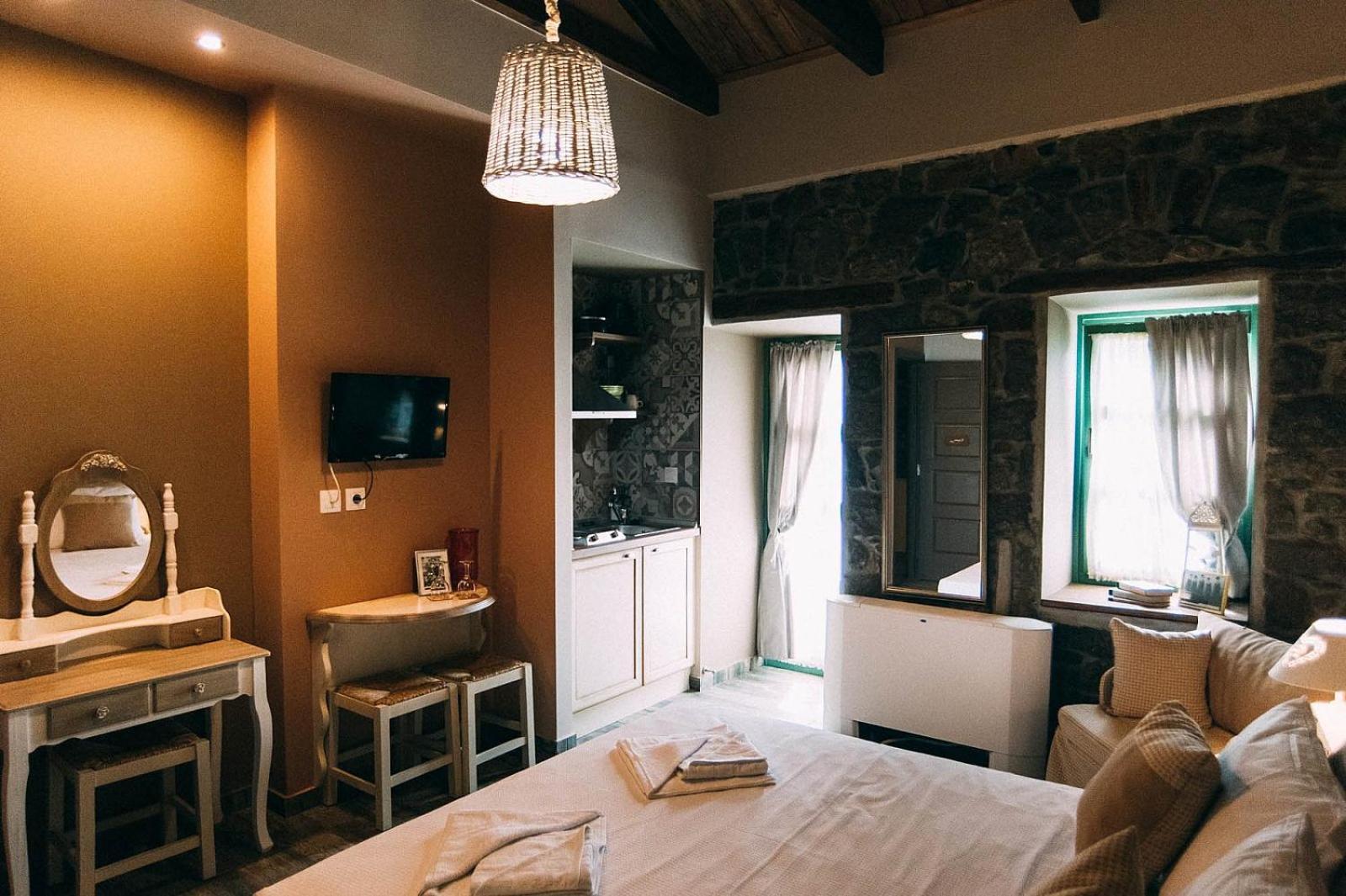 Axiokersa Suites Самотраки Екстериор снимка