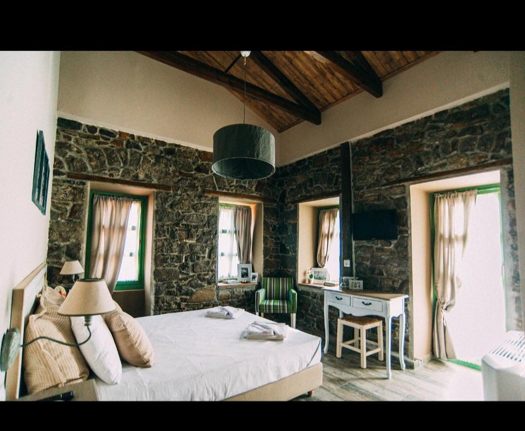 Axiokersa Suites Самотраки Екстериор снимка