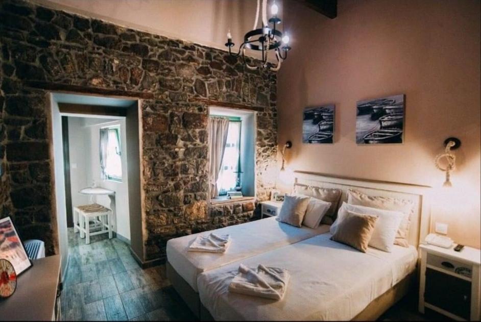 Axiokersa Suites Самотраки Екстериор снимка