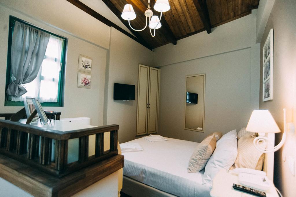 Axiokersa Suites Самотраки Екстериор снимка