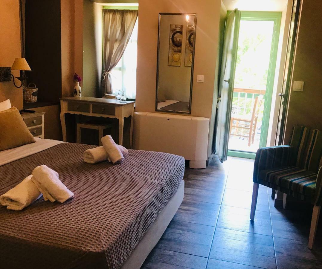 Axiokersa Suites Самотраки Екстериор снимка